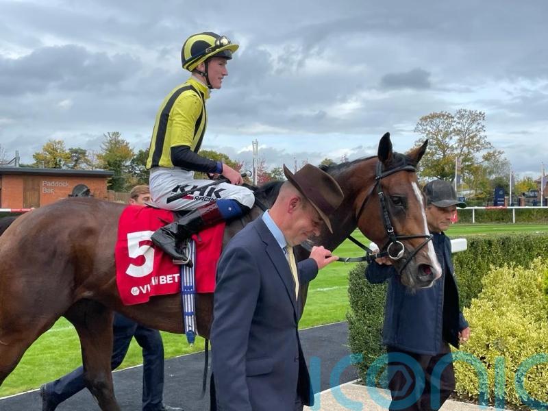 Knight strikes again to make light work of the Horris Hill