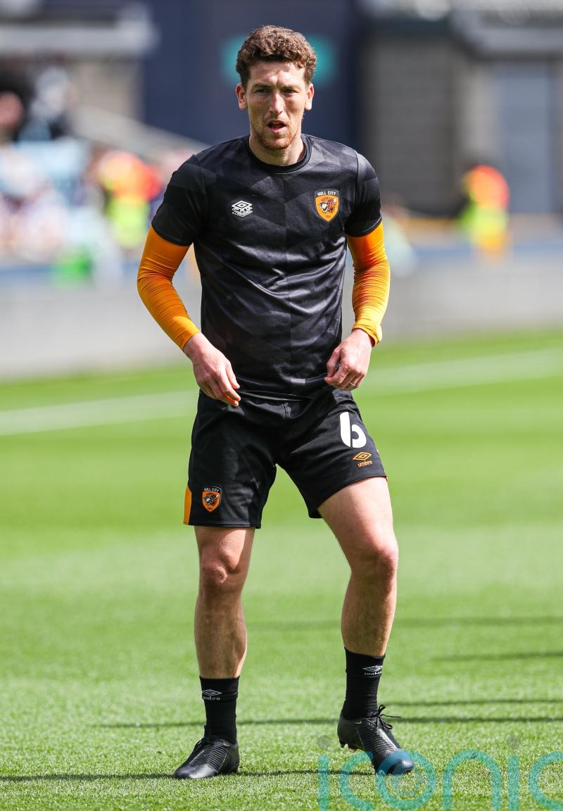 Mansfield slip to second straight home defeat as 10-man Bradford take the spoils