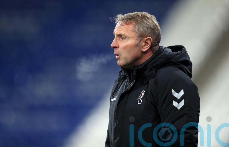 Owen Moxon&rsquo;s late goal earns Paul Simpson&rsquo;s Carlisle a draw at Harrogate