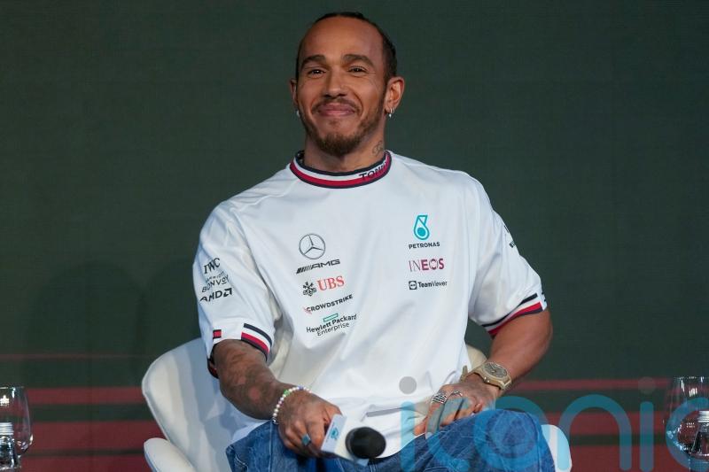 Lewis Hamilton hoping Mercedes can beat Ferrari in constructors&rsquo; championship