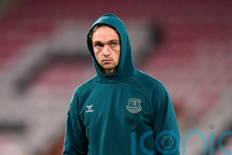 Tom Davies flies home from Everton&rsquo;s Australia tour due to knee injury