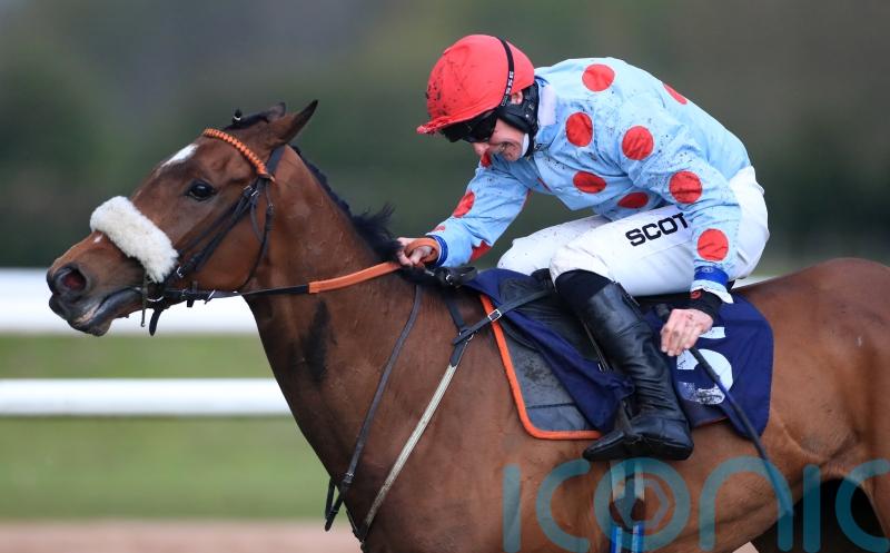 Sounds Russian to face sternest test yet in Many Clouds Chase