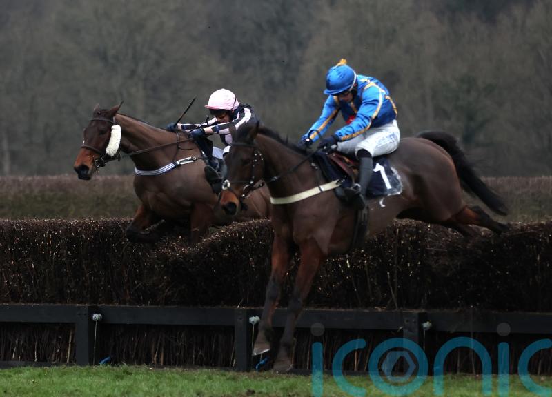 Jones backing Bear for Welsh National honours