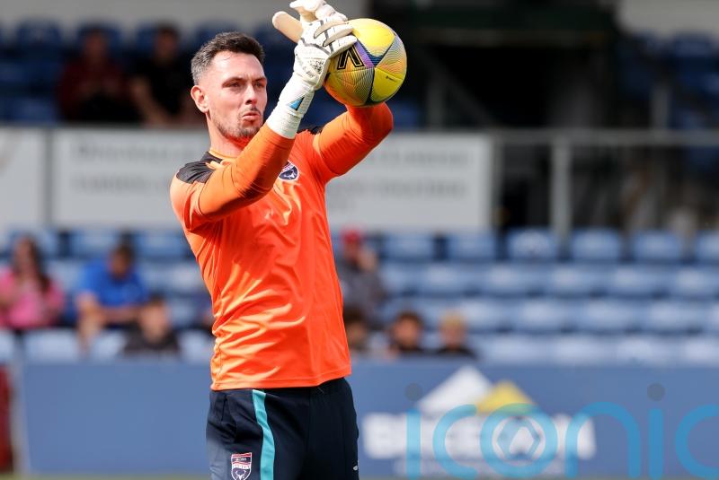 Ross Laidlaw signs new contract to stay at Ross County until 2026