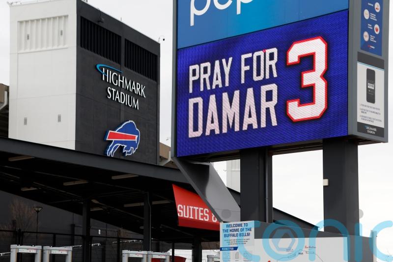 Damar Hamlin video calls Buffalo Bills team after having breathing tube removed