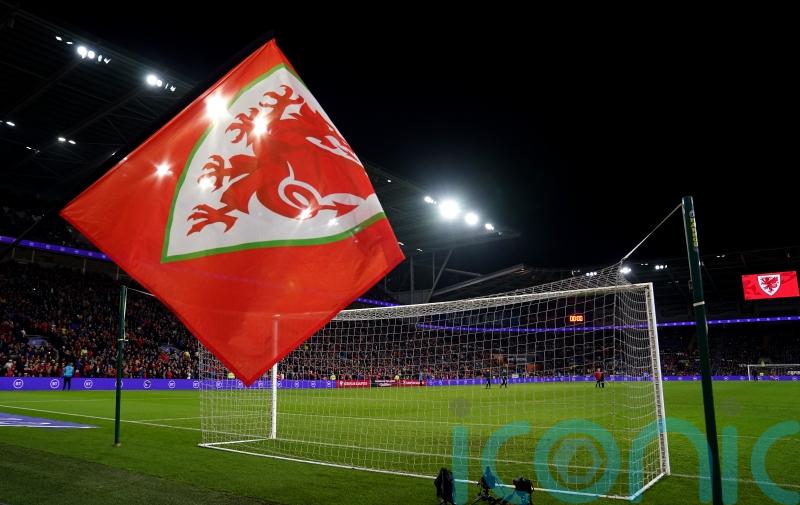 Wales&rsquo; men&rsquo;s and women&rsquo;s teams agree equal pay deal for international matches