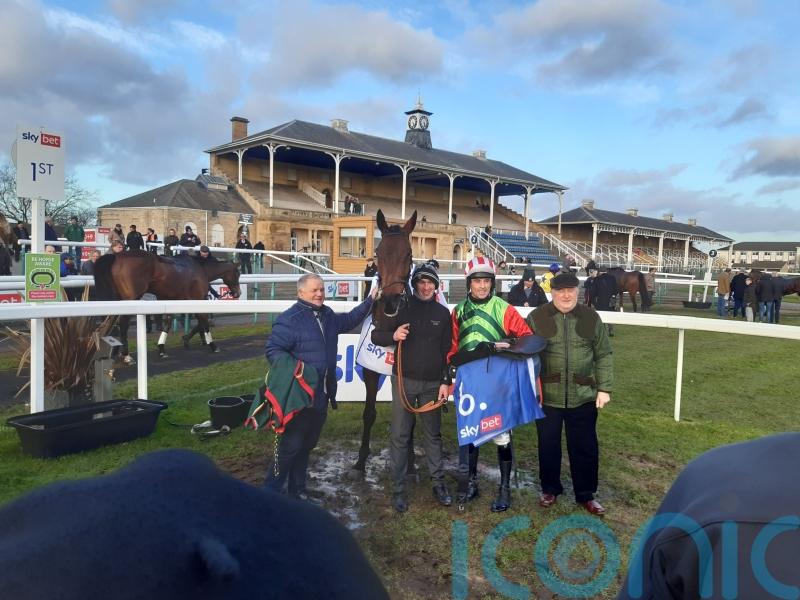 Windsor Avenue out to repeat Sky Bet Chase heroics