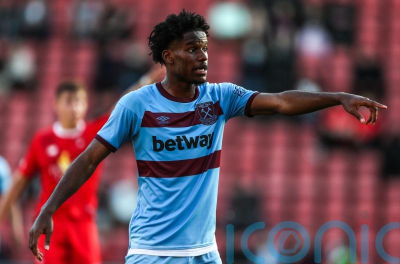 Sunderland sign young French midfielder Pierre Ekwah from West Ham