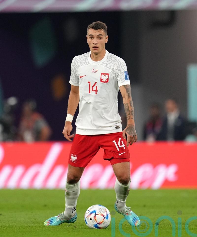 Arsenal sign Poland defender Jakub Kiwior