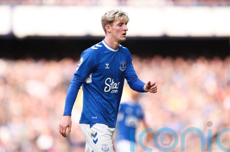Anthony Gordon&rsquo;s absence from Everton continues amongst hope for transfer