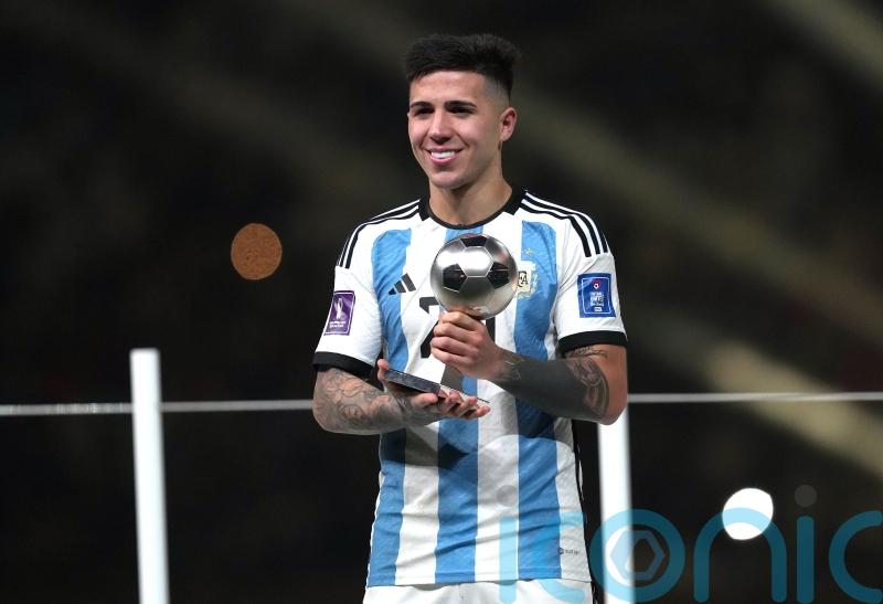 Chelsea break British transfer record with deal for Benfica&rsquo;s Enzo Fernandez