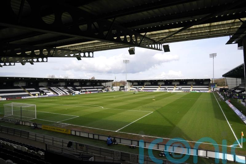 Hibernian win at St Mirren thanks to late Elie Youan strike