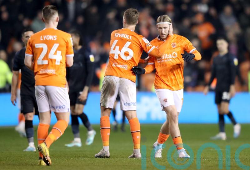 Blackpool snatch last-gasp draw with Huddersfield