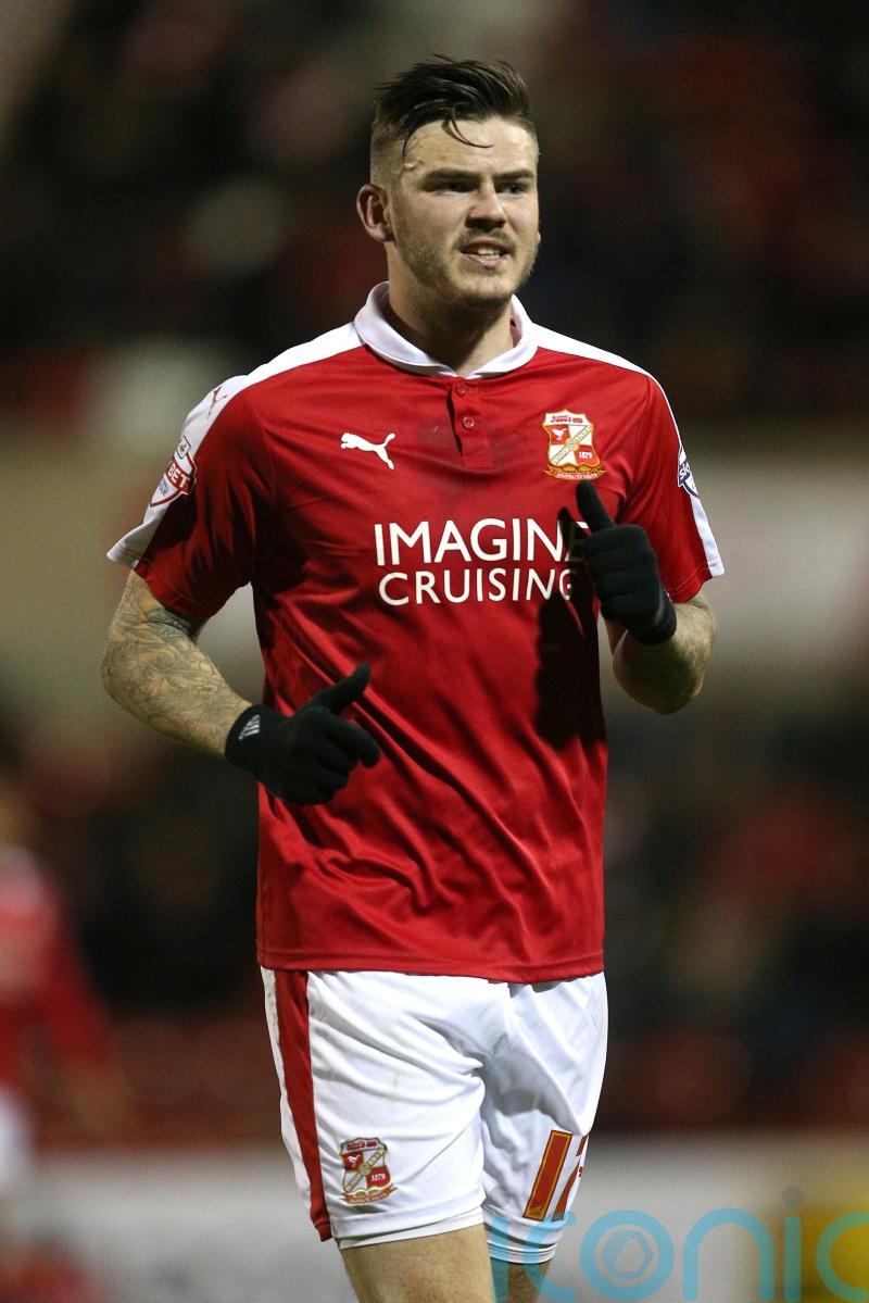 Crawley snatch draw as Ben Gladwin strikes late against Crewe