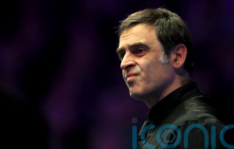Ronnie O&rsquo;Sullivan almost tipped over the edge by cue issues in Ross Muir clash