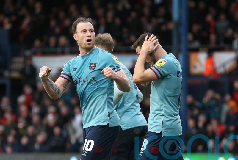 Ashley Barnes stays cool from the spot as leaders Burnley win at Luton