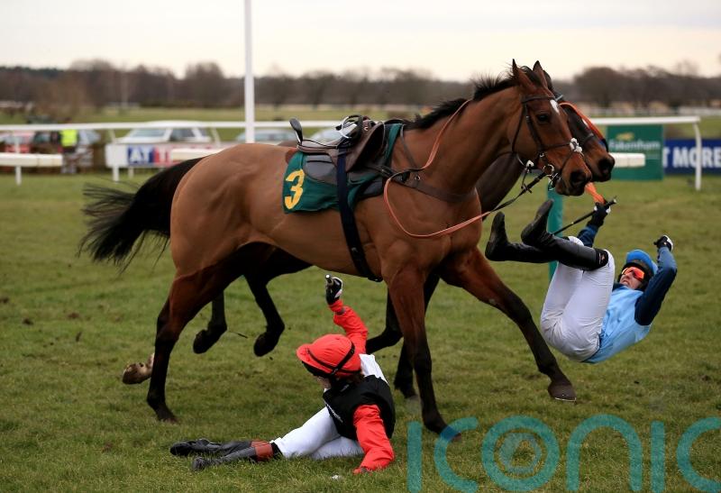On this day in 2016: Victoria Pendleton falls on racecourse jumps debut