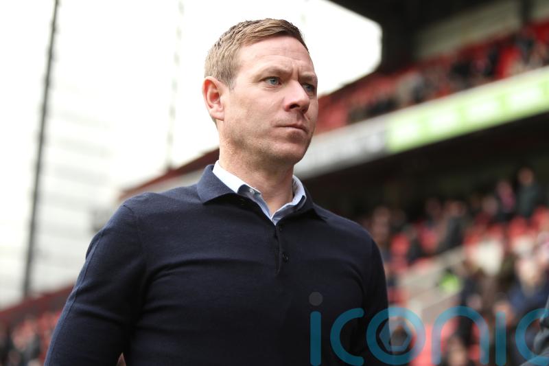 Dean Holden commits to Charlton