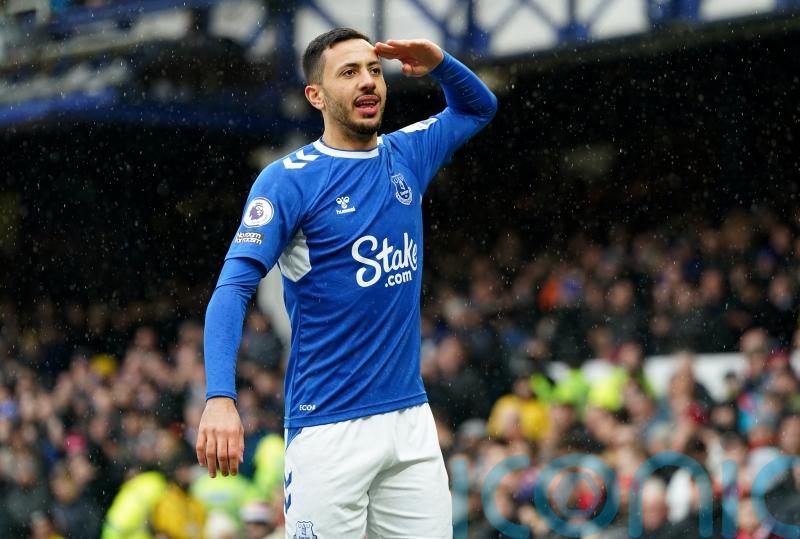 Sean Dyche believes relaxed Dwight McNeil has &lsquo;got his shoulders back&rsquo;