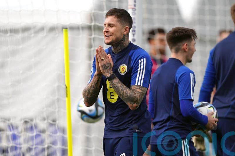 &lsquo;Scary&rsquo; pneumonia battle left me struggling to breathe &ndash; Lyndon Dykes