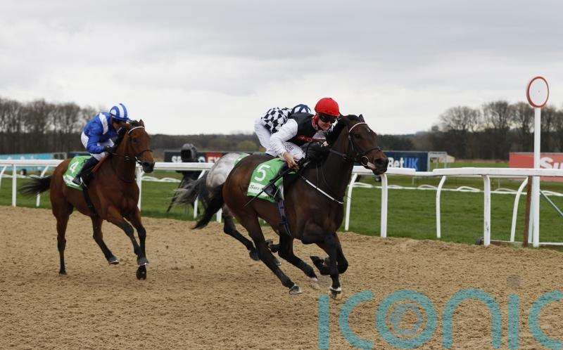 Queen Aminatu reigns in Fillies And Mares&rsquo; heat