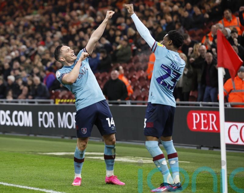 Connor Roberts strike sends Burnley back into the Premier League