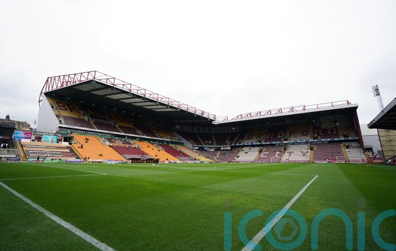 Bradford&rsquo;s promotion hopes raised with convincing win over lowly Rochdale