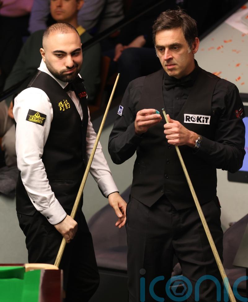 Ronnie O&rsquo;Sullivan cashes in as wild Hossein Vafaei break-off shocks Crucible