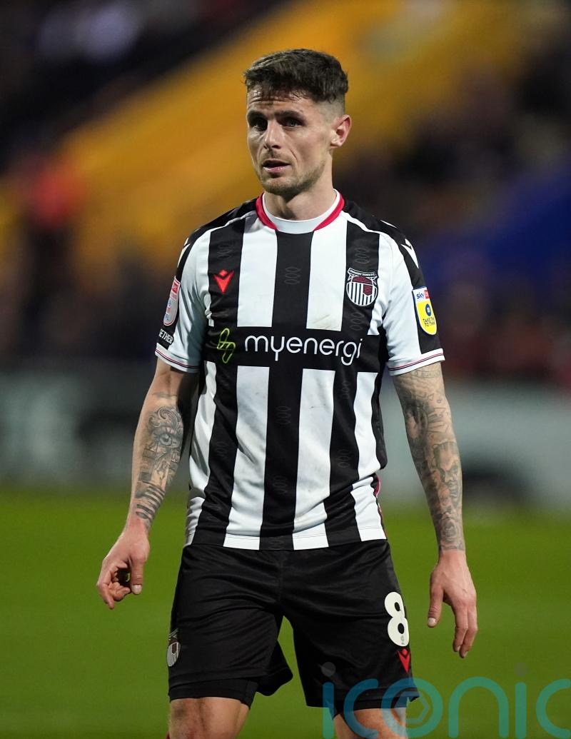 Grimsby moving up with comfortable win against Crewe