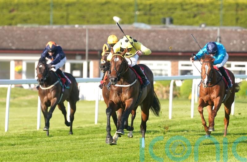 Elite Status proves well-named National Stakes winner