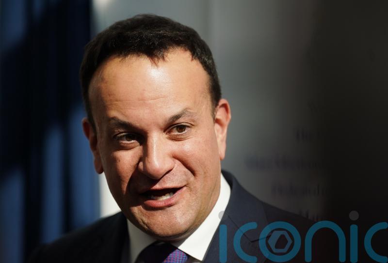 Varadkar defends Fine Gael ministers over proposed tax cuts