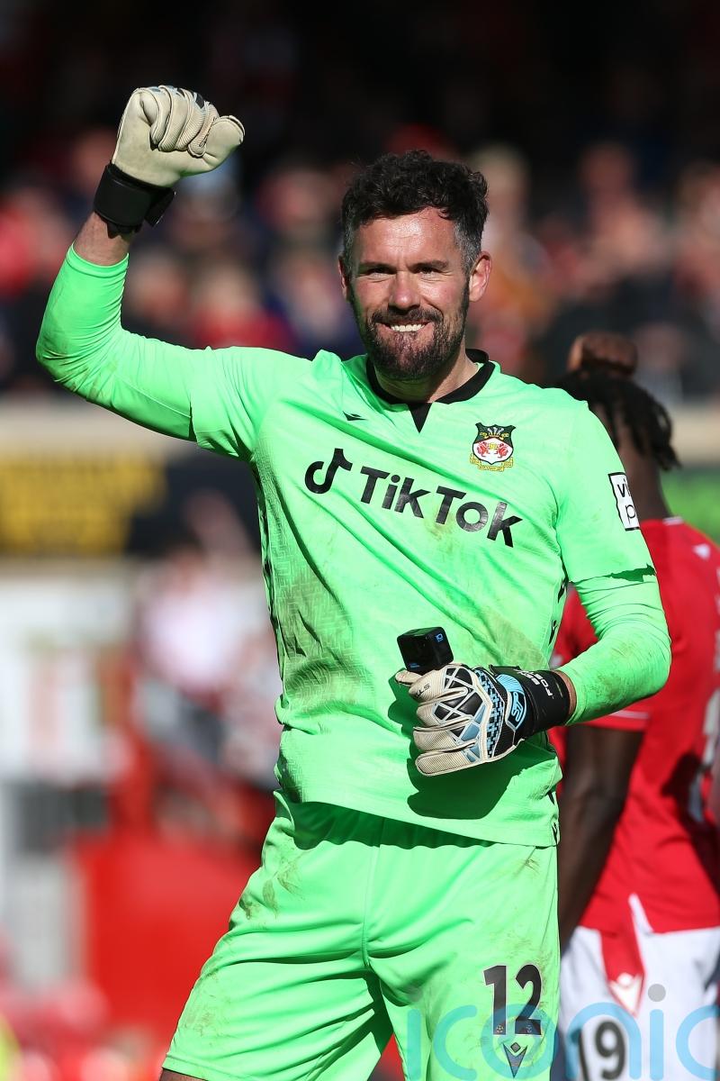 One more year &ndash; Ben Foster sticking around at Wrexham following promotion