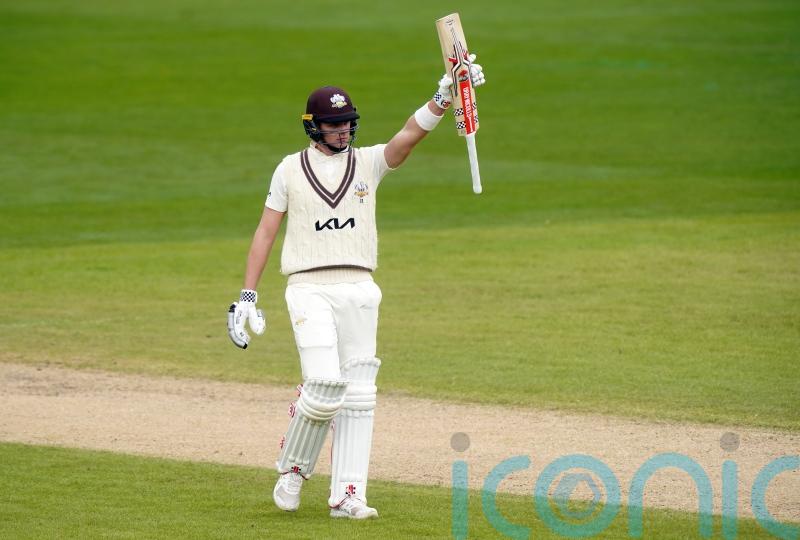 Jamie Smith&rsquo;s century helps leaders Surrey&rsquo;s bid to complete a record run chase