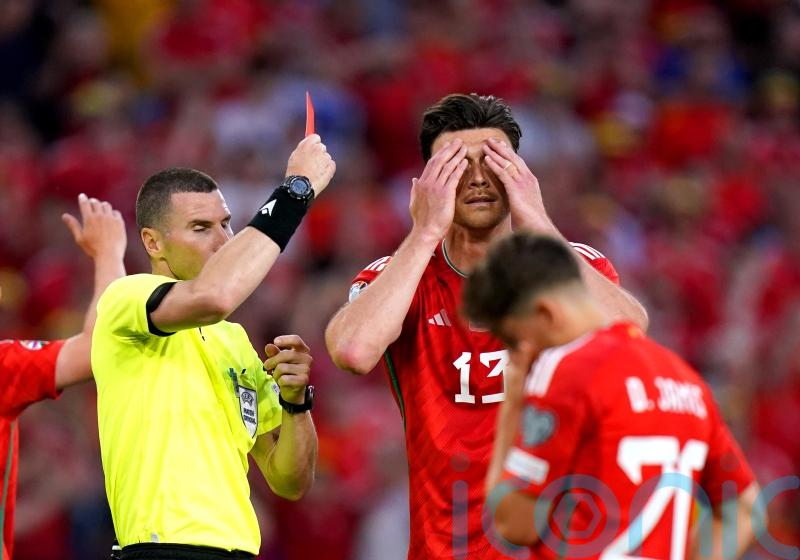Ten-man Wales&rsquo; hopes of Euro 2024 qualification damaged in home loss to Armenia