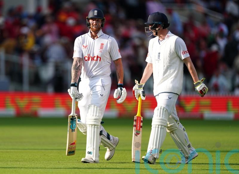 Day three of second Ashes Test &ndash; England eye first-innings lead