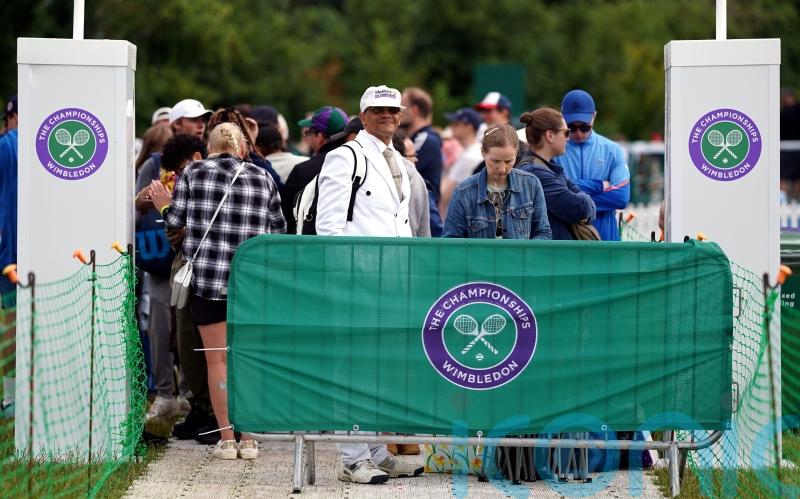 More than 10,000 fans in Wimbledon queue as new arrivals warned of long waits