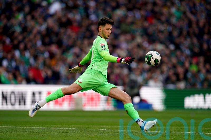 Burnley sign goalkeeper James Trafford from Manchester City
