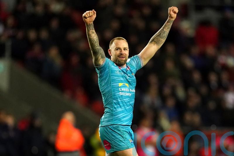 Castleford complete shock loan signing of Leeds half-back Blake Austin