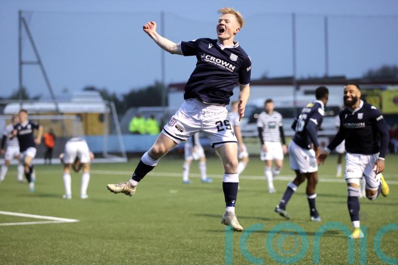 Lyall Cameron earns Dundee draw on Premiership return against Motherwell
