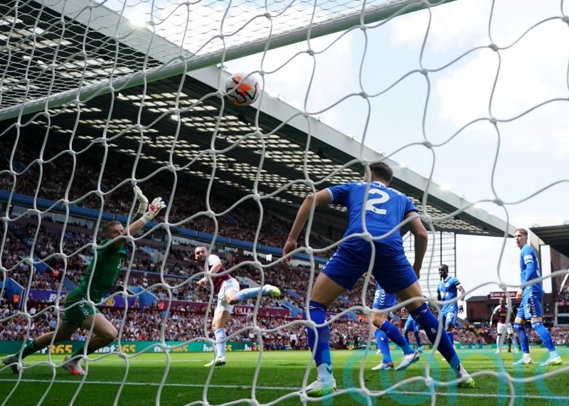 Unai Emery hails &lsquo;amazing&rsquo; Aston Villa captain John McGinn after Everton rout