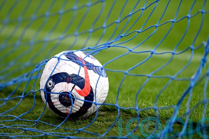 Ten-man Airdrie hold on to beat Inverness