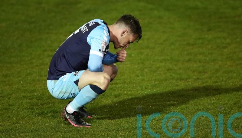 Gateshead hold on for goalless draw at Halifax following Luke Hannant red card
