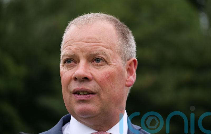 Ghostwriter booked for Royal Lodge challenge