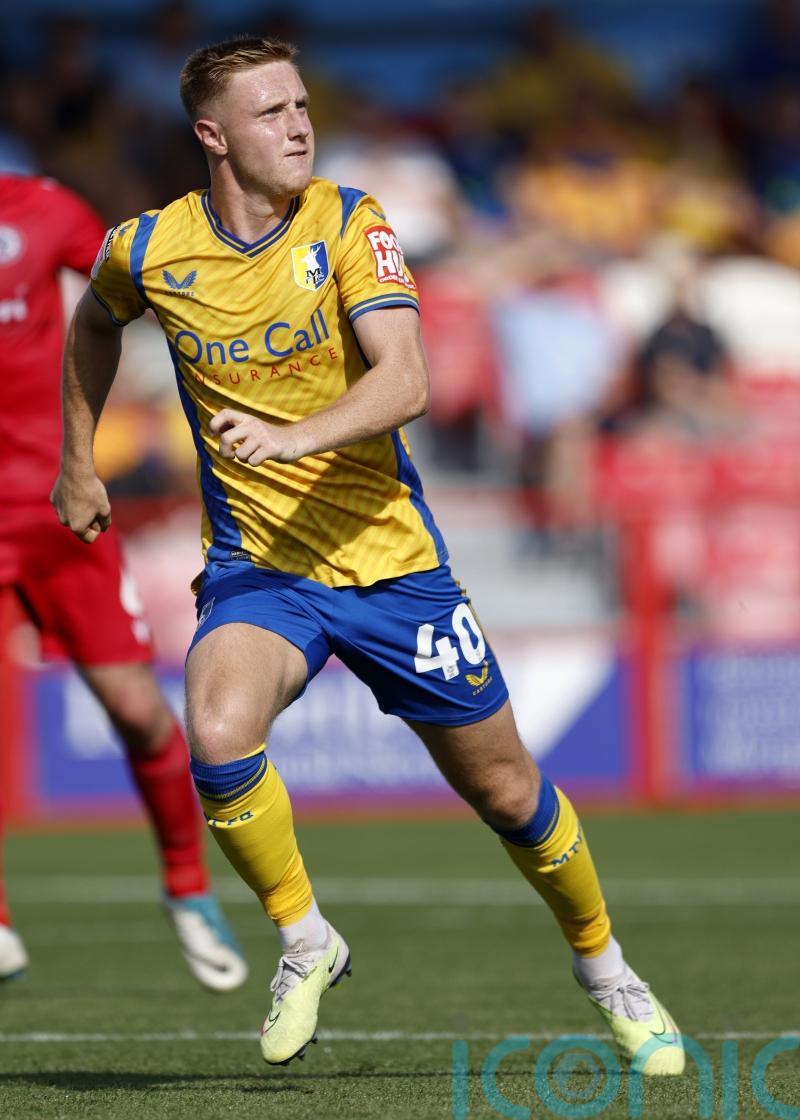 Mansfield stay unbeaten after entertaining goalless draw with Wrexham