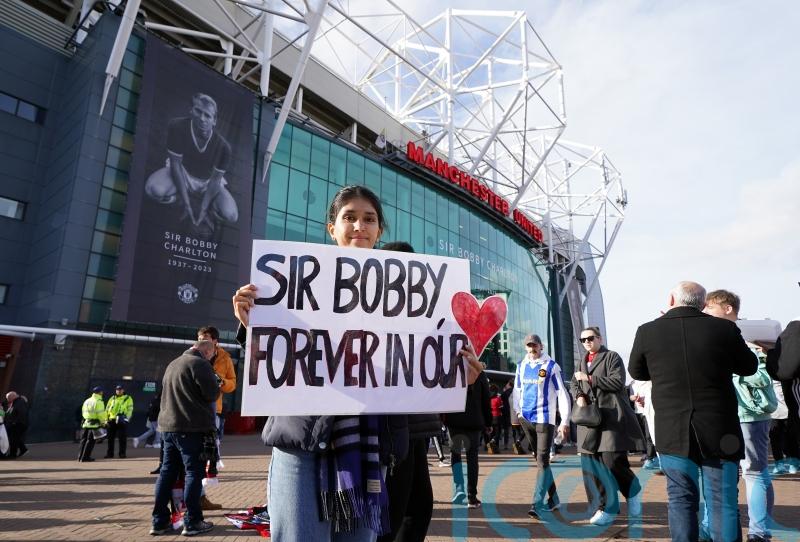 Sir Bobby Charlton tributes &ndash; in pictures