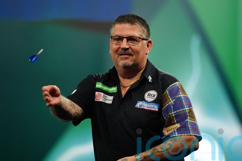 Gary Anderson sweeps aside Simon Whitlock in World Championship opener