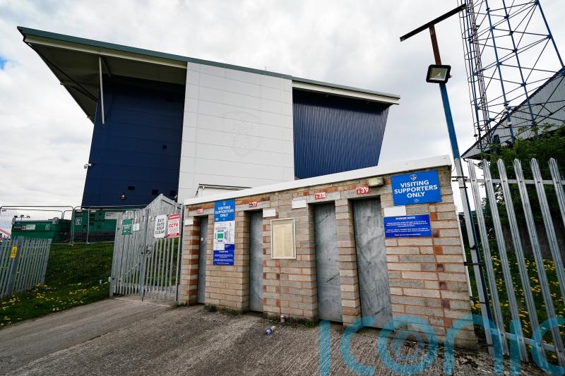 Gateshead stun Oldham with second-half comeback