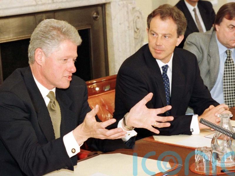 Clinton and Blair &lsquo;taken aback&rsquo; that decommissioning would miss GFA deadline