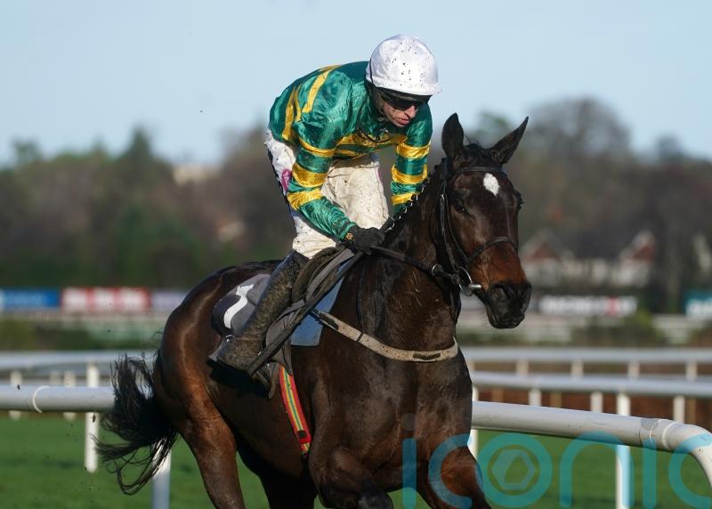 Fact To File gets off the mark over fences