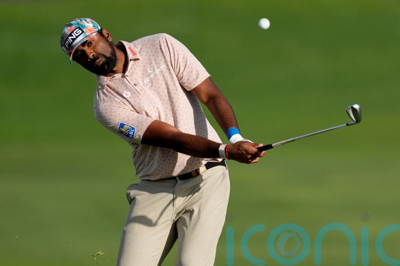 Birdie blitz fires Sahith Theegala into lead at Hawaiian opener